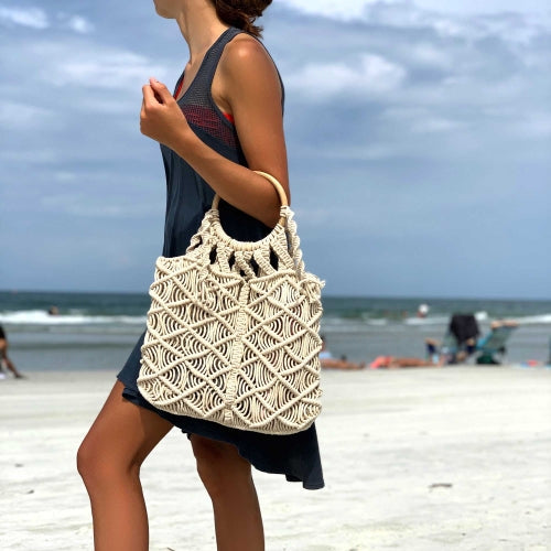 Sac en macramé avec poignée en bois