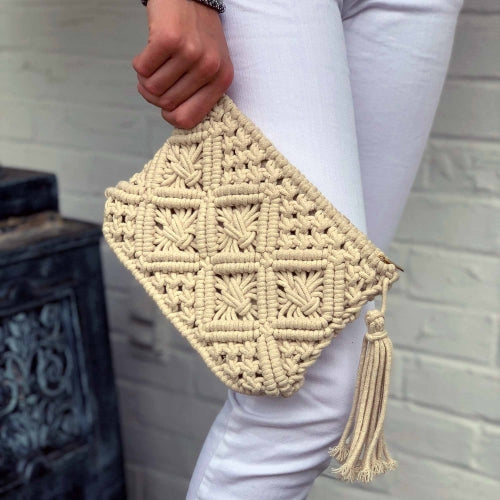 Pochette en macramé avec pompon, crème