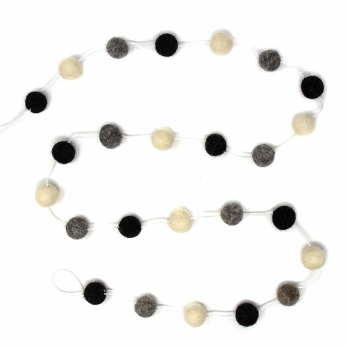 Feutre fabriqué à la main du Népal : guirlandes de pompons, blanc/noir/gris