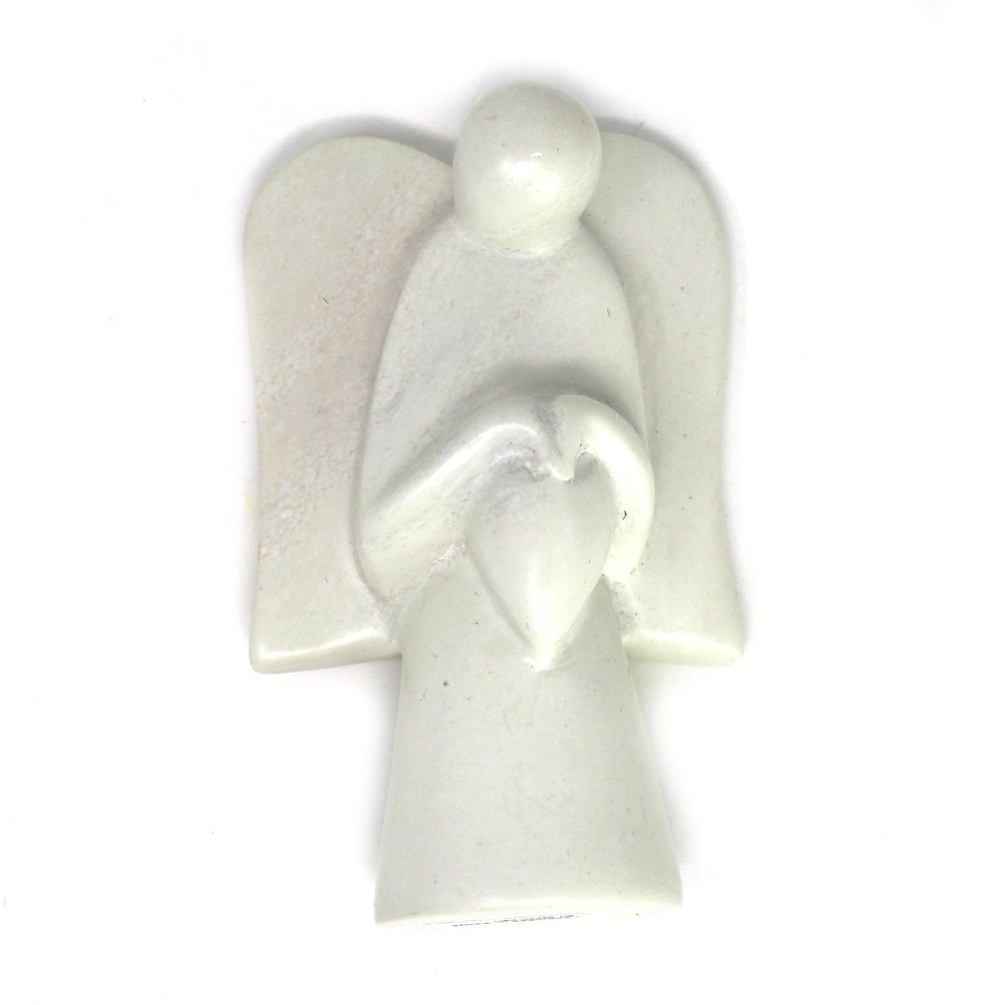 Sculpture d'ange en stéatite tenant un cœur
