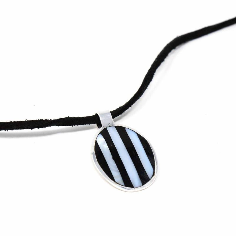 Pendentif, ormeau et bande noire
