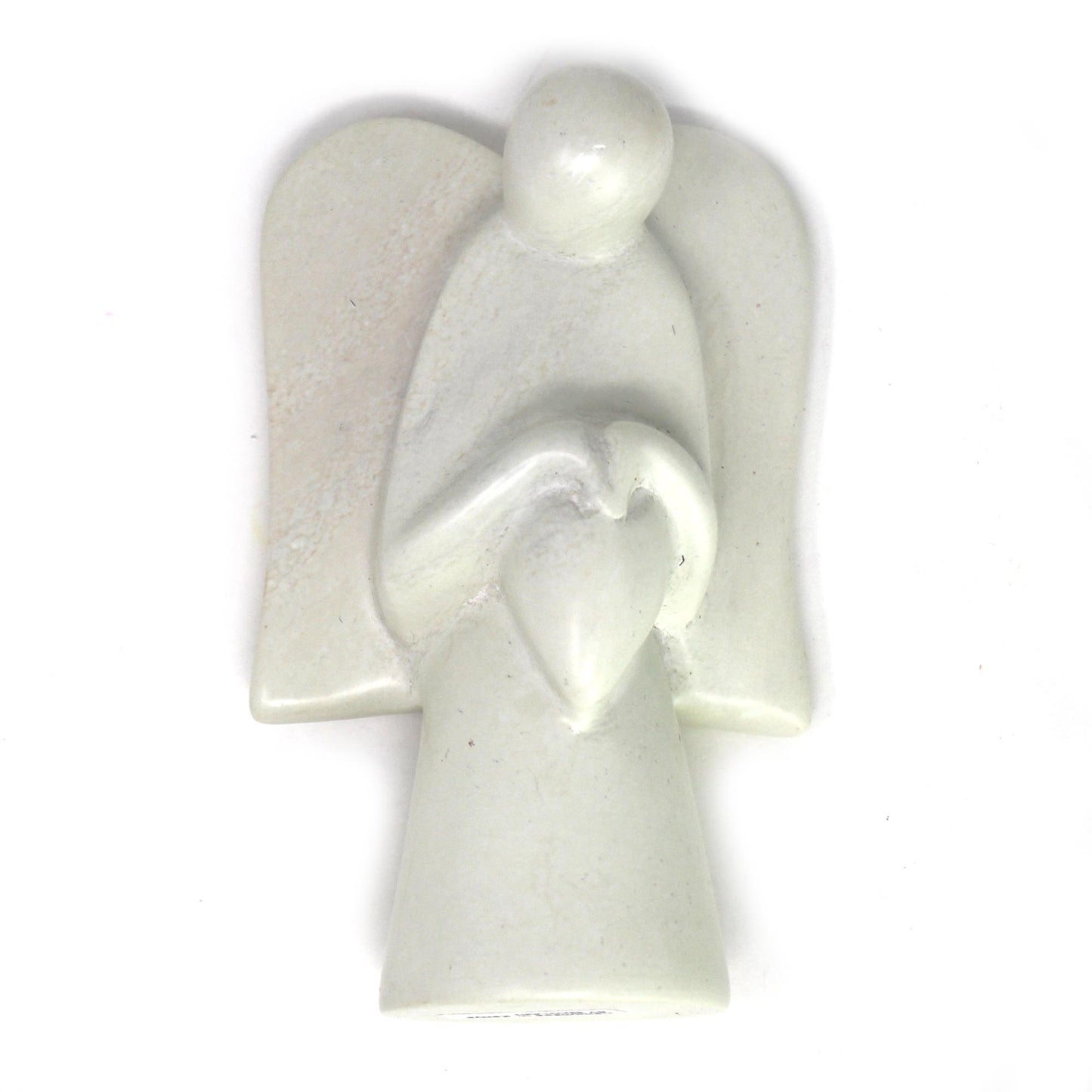 Sculpture d'ange en stéatite tenant un cœur
