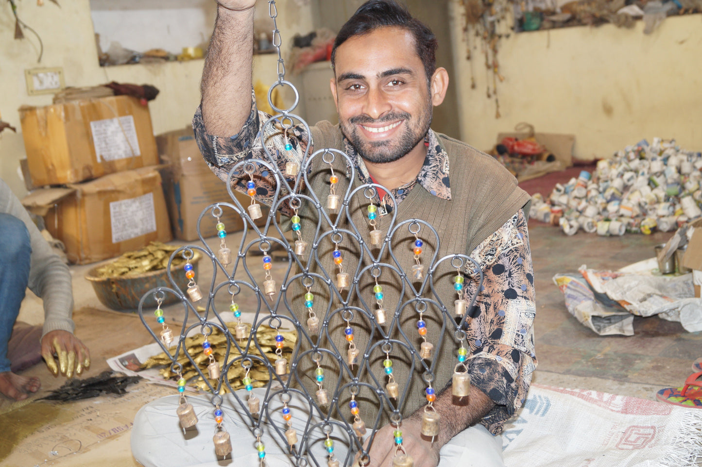 Carillon d’oiseau fabriqué à la main, perles de fer et de verre recyclées