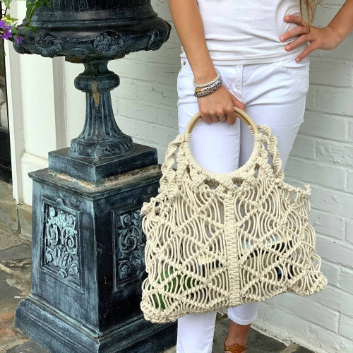 Sac en macramé avec poignée en bois