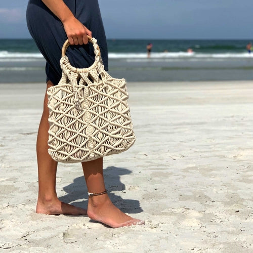 Sac en macramé avec poignée en bois