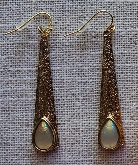 Golden Shell Earring: Bridesmaid gift | Beach vacation | BOHO earring| Dangle earring | Gold | Handmade earring | Festival | Date night