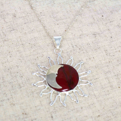 Pendentif Jaspe Rouge Soleil et Lune avec Chaîne