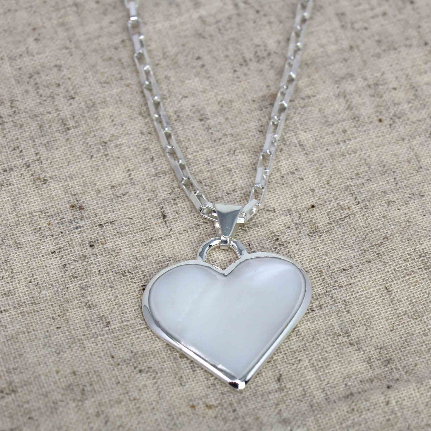 Corazon Blanco Pendentif coeur blanc avec chaîne