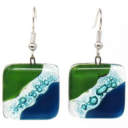 Boucles d'oreilles pendantes carrées en verre, vagues bleues et vertes - Tili Glass