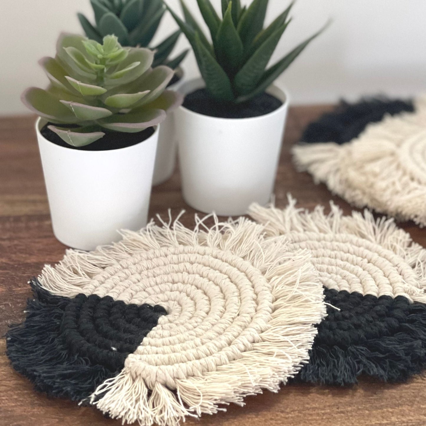 Sous-verres en macramé anthracite avec franges, lot de 4