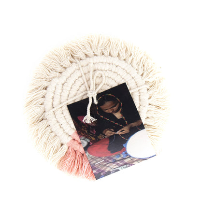 Macrame Coasters i blush med frynser, sæt med 4