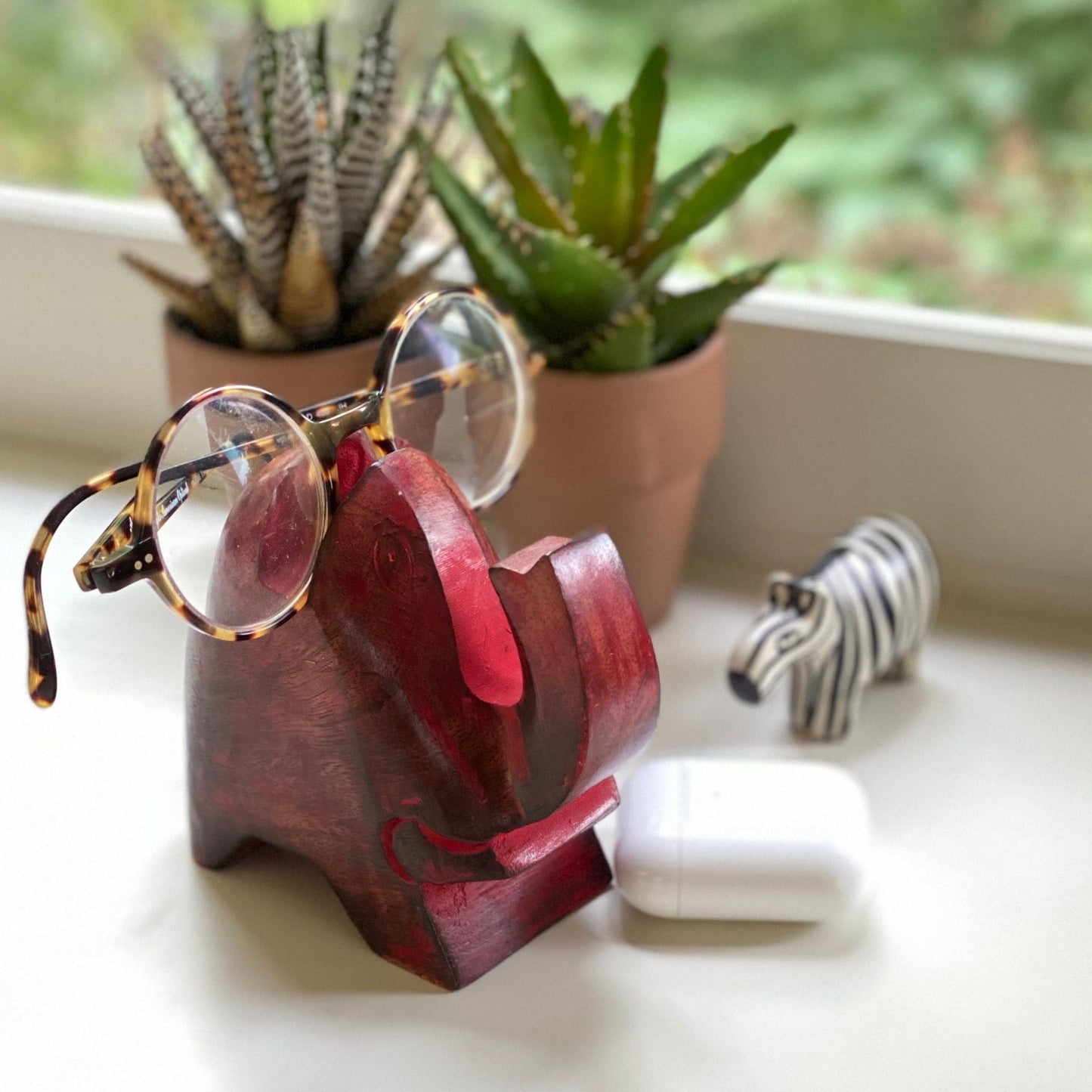 Elephant Eyeglass Stand in Red Wash