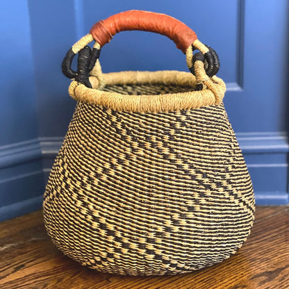 Bolga Pot Basket - Navy Neutral