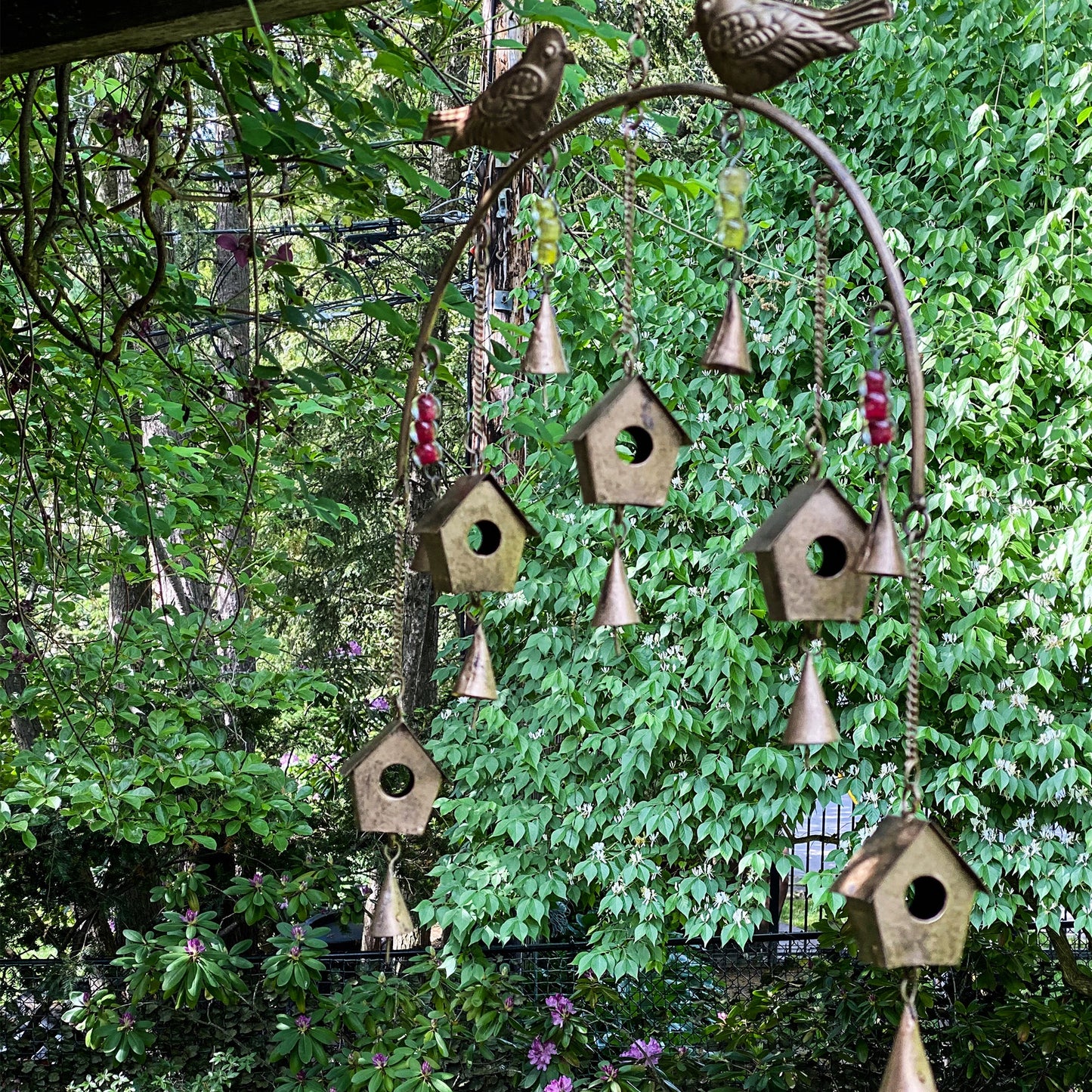 Carillon d’oiseau fabriqué à la main, perles de fer et de verre recyclées